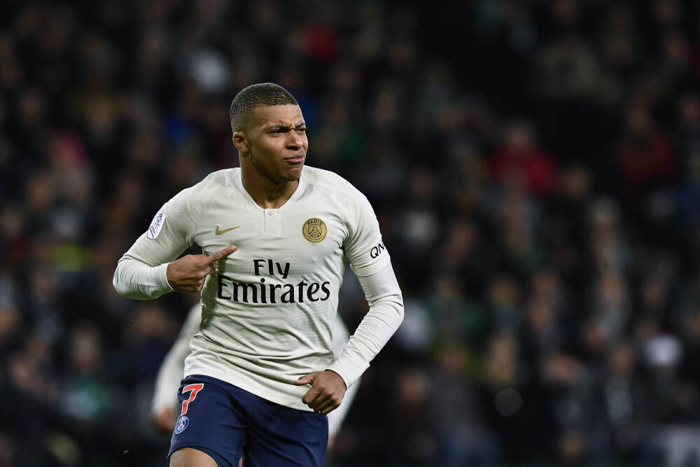 希望没事！克拉克小腿酸痛 大概率不会回归